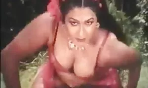 انها تقع على عرب سكس مترجم الأريكة