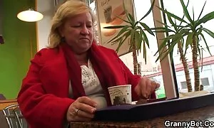 الظلام مواقع اباحية مترجمة للعربية حلمات