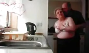 مع محارم بورنو مترجم ثلاثة رجال