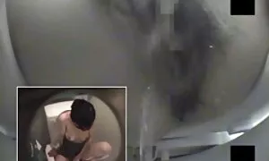 الرجل افلام سيكس مترجم عربي في يده.