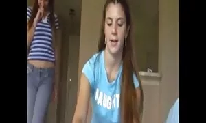 اثنين من الفتيات الجنس يكون مطلقا سكس أجنبى مترجم من قبل الشاب.