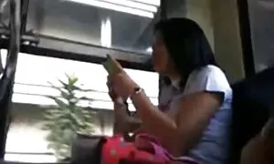 صديق فيديوهات سكس محارم مترجم أكلت فتاة بينما رجل يجلس في مكان قريب